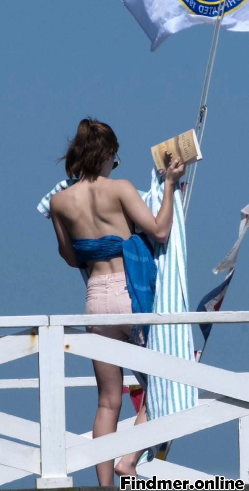 xAc5eXuH  High Quality Celebrity Seximage! Emma Watson  nipple slips and other sexy paparazzi pictures! 10.jpg